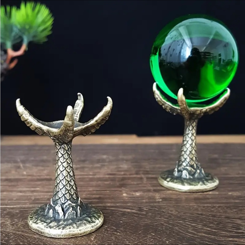 Claw gemstone holder